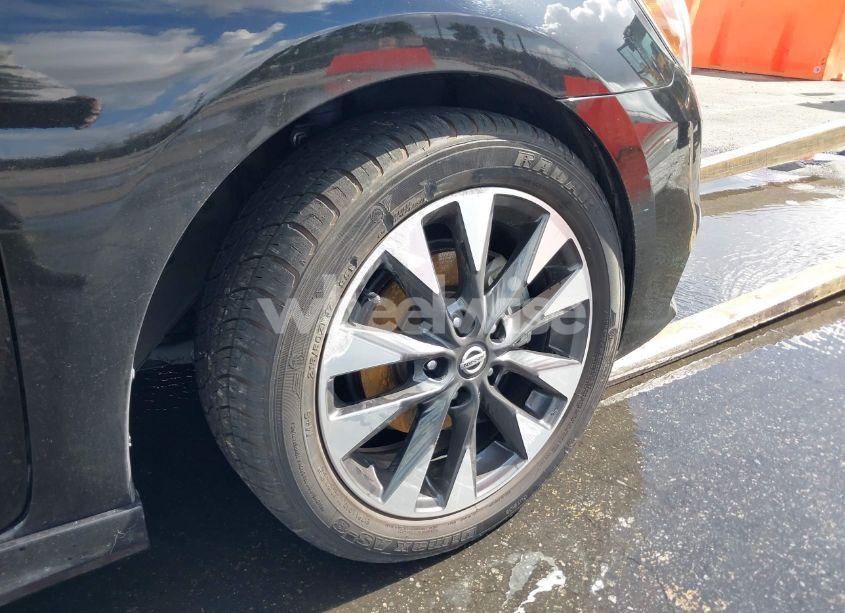 Photo 6 of 2019 Nissan Sentra SR (VIN 3N1AB7AP7KY296827)