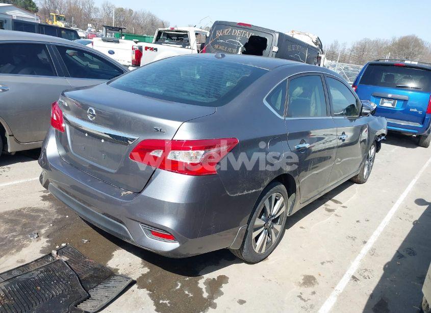 Photo 4 of 2019 Nissan Sentra SL (VIN 3N1AB7AP7KY302268)