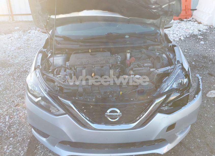 Photo 10 of 2019 Nissan Sentra SV (VIN 3N1AB7AP7KY320849)