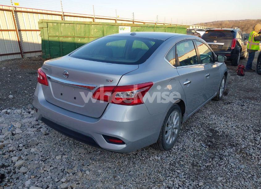 Photo 4 of 2019 Nissan Sentra SV (VIN 3N1AB7AP7KY320849)