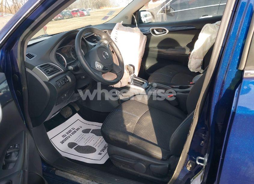 Photo 5 of 2019 Nissan Sentra SR (VIN 3N1AB7AP7KY331737)