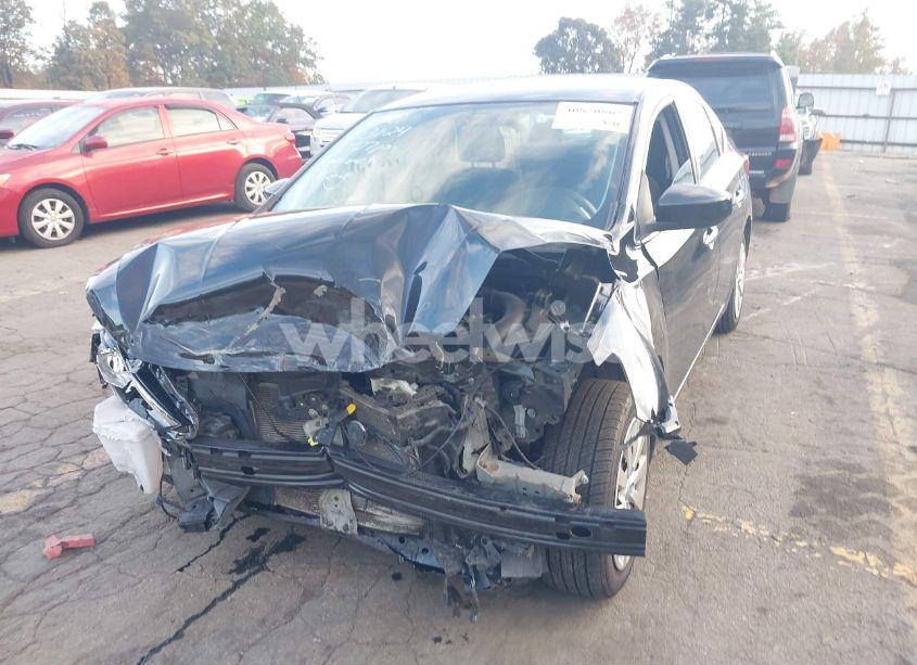 Photo 2 of 2019 Nissan Sentra S (VIN 3N1AB7AP7KY352927)