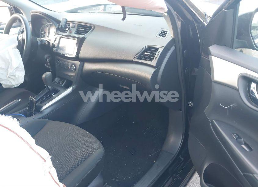 Photo 5 of 2019 Nissan Sentra S (VIN 3N1AB7AP7KY352927)