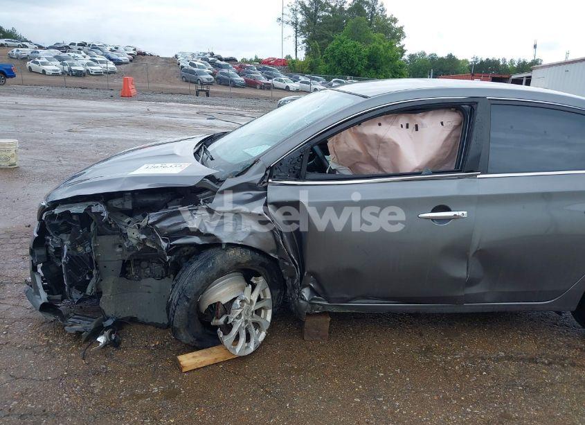 Photo 6 of 2019 Nissan Sentra SV (VIN 3N1AB7AP7KY364754)