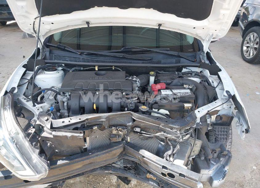 Photo 10 of 2019 Nissan Sentra S (VIN 3N1AB7AP7KY365189)