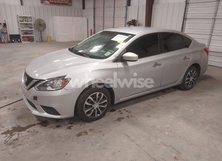 Photo 2 of 2019 Nissan Sentra S (VIN 3N1AB7AP7KY371607)