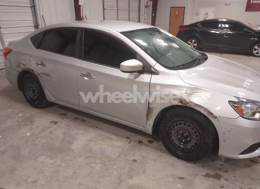 Photo 6 of 2019 Nissan Sentra S (VIN 3N1AB7AP7KY371607)