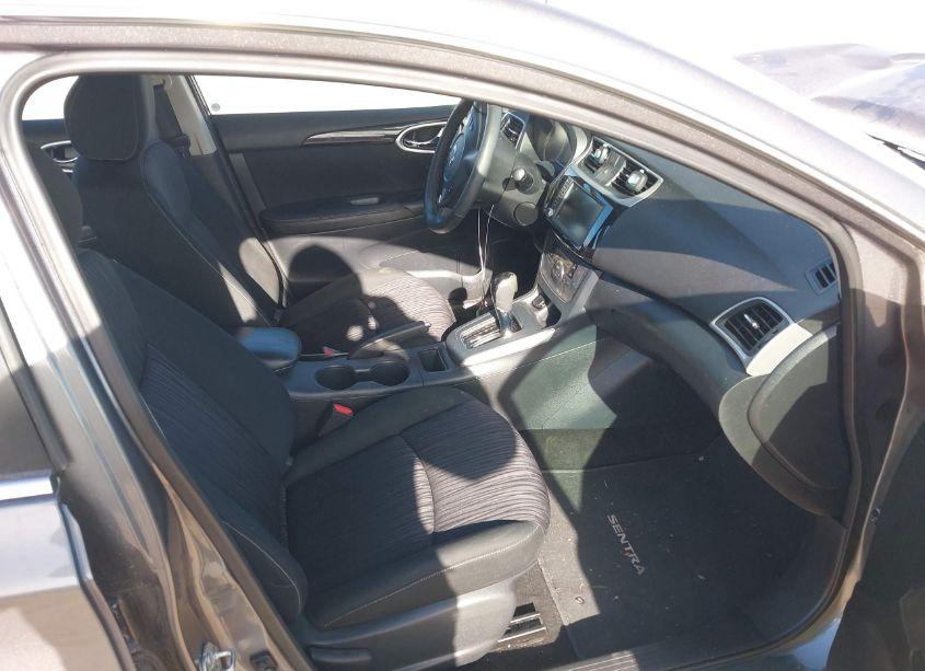 Photo 5 of 2019 Nissan Sentra SV (VIN 3N1AB7AP7KY388780)