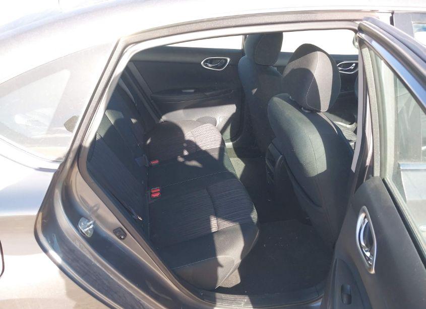 Photo 8 of 2019 Nissan Sentra SV (VIN 3N1AB7AP7KY388780)