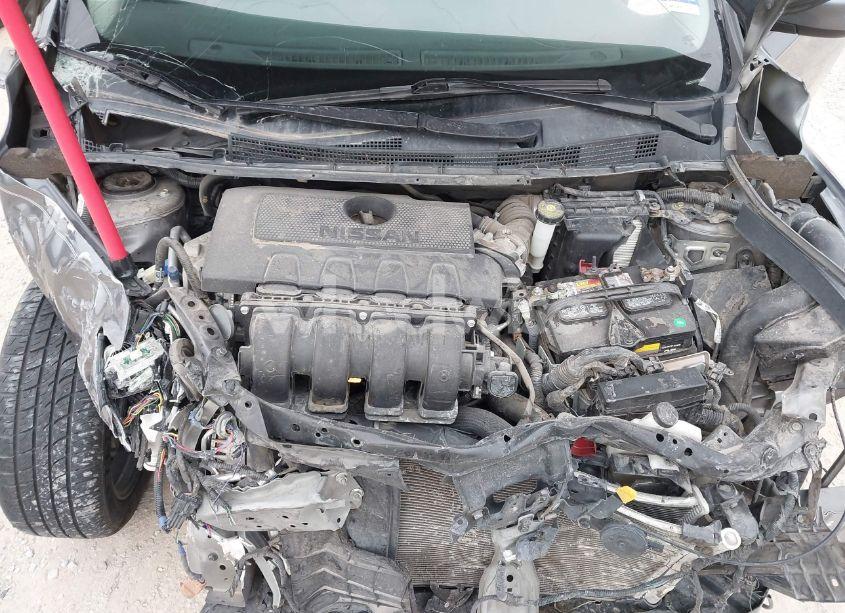 Photo 10 of 2019 Nissan Sentra SR (VIN 3N1AB7AP7KY396877)