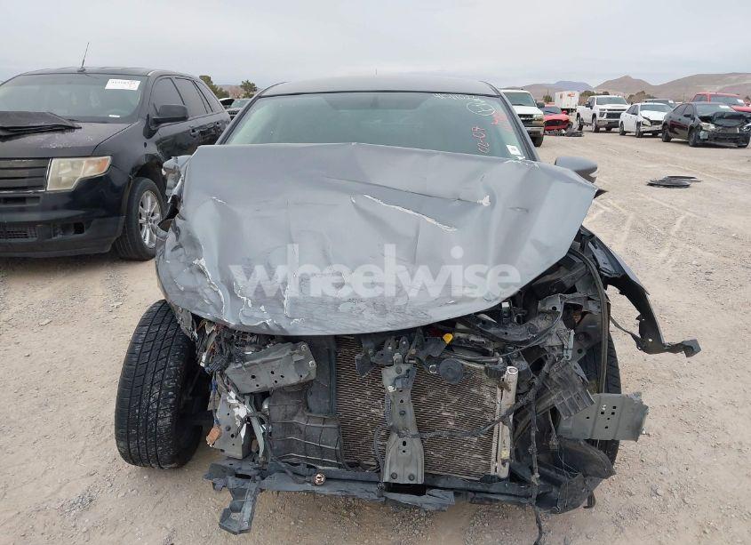 Photo 6 of 2019 Nissan Sentra SR (VIN 3N1AB7AP7KY396877)