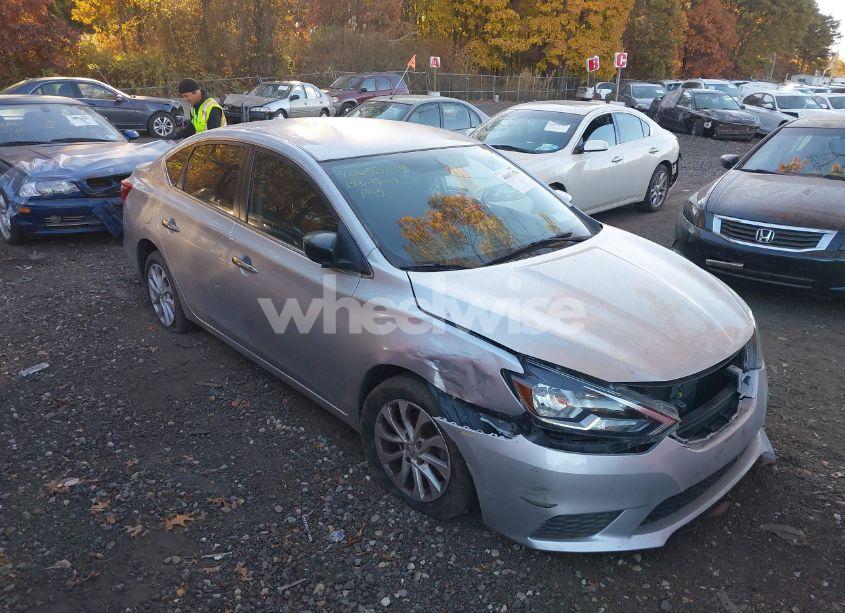 2019 Nissan Sentra SV (VIN 3N1AB7AP7KY434155) main photo