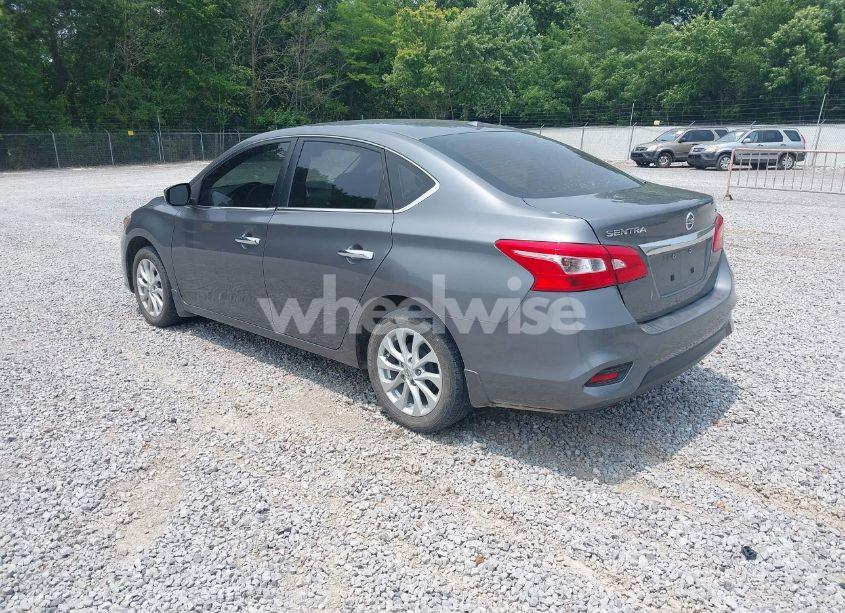 Photo 3 of 2019 Nissan Sentra SV (VIN 3N1AB7AP7KY439775)