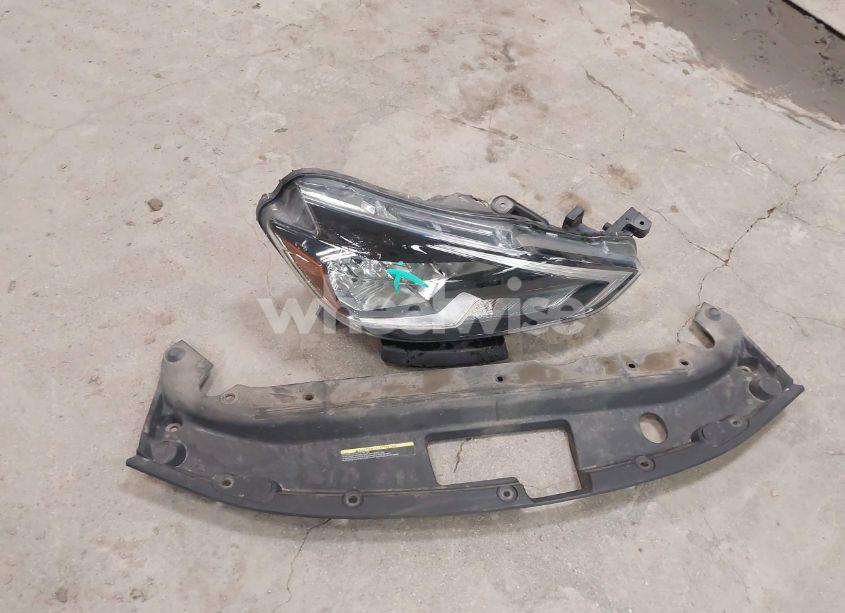 Photo 12 of 2019 Nissan Sentra SV (VIN 3N1AB7AP7KY440764)