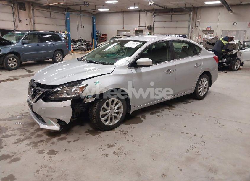 Photo 2 of 2019 Nissan Sentra SV (VIN 3N1AB7AP7KY440764)
