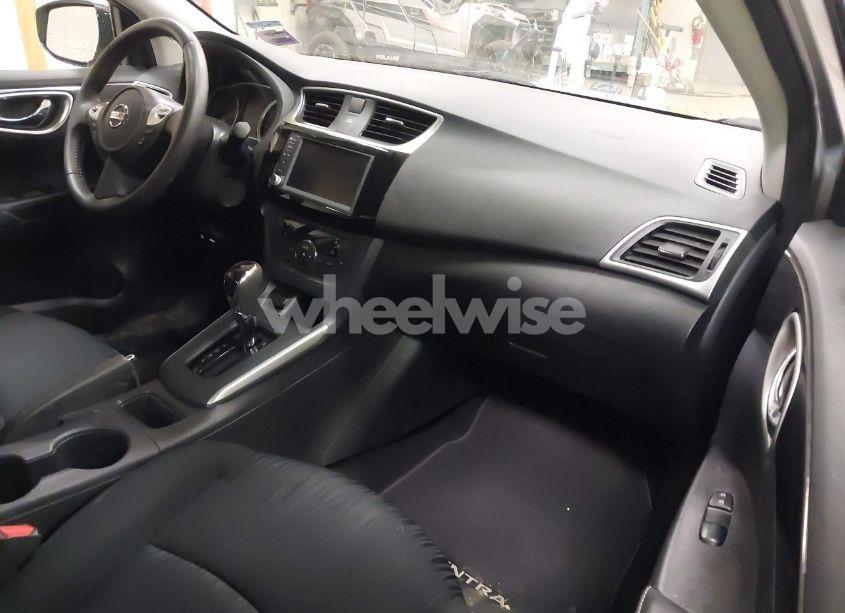 Photo 5 of 2019 Nissan Sentra SV (VIN 3N1AB7AP7KY440764)