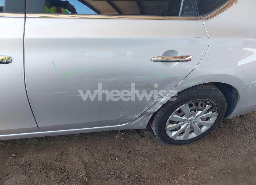 Photo 6 of 2015 Nissan Sentra (VIN 3N1AB7AP8FL630818)