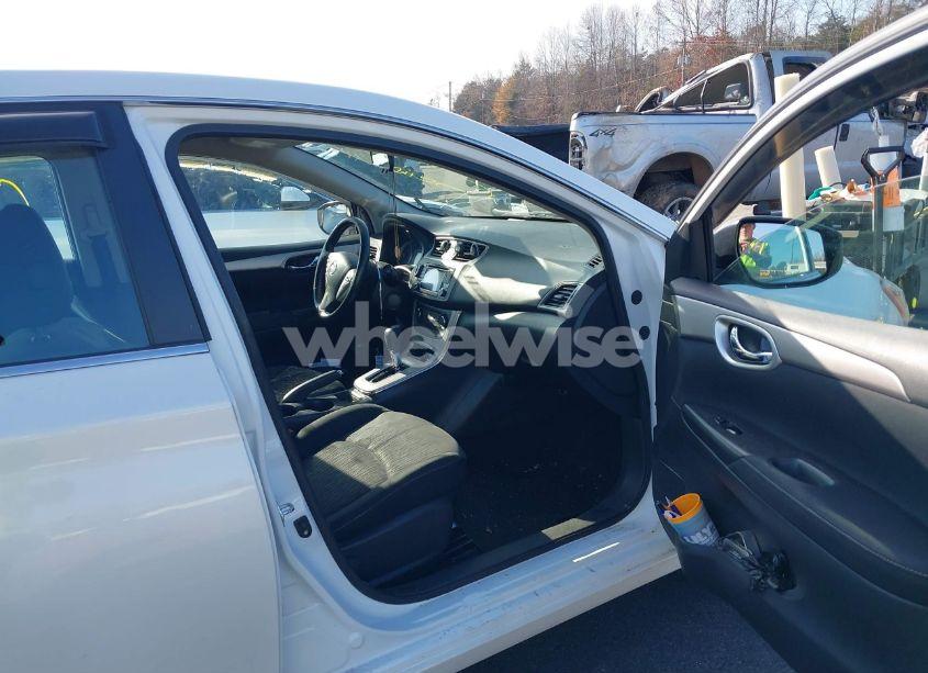 Photo 5 of 2015 Nissan Sentra SV (VIN 3N1AB7AP8FL683065)