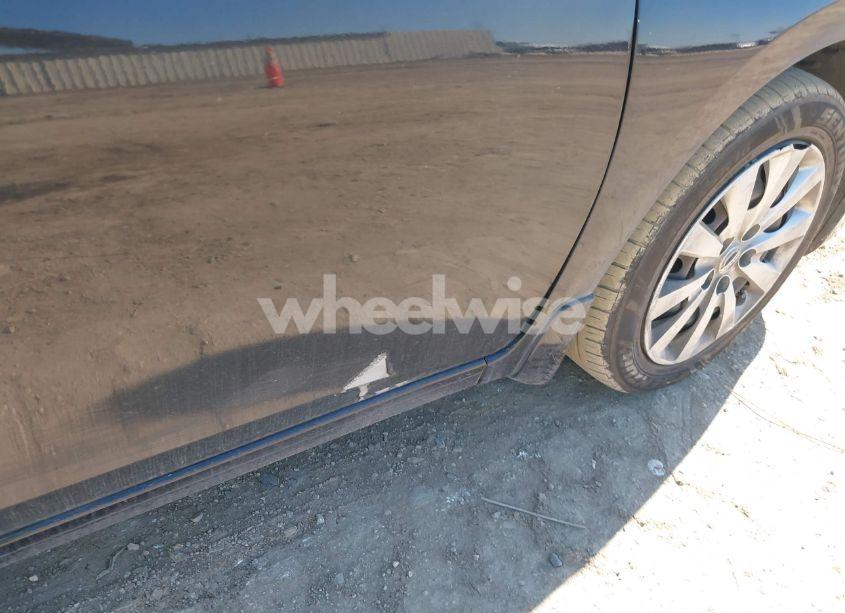 Photo 12 of 2015 Nissan Sentra FE+ S/S/SL/SR/SV (VIN 3N1AB7AP8FY228073)