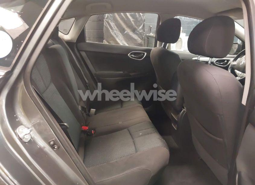 Photo 8 of 2015 Nissan Sentra SR (VIN 3N1AB7AP8FY255807)