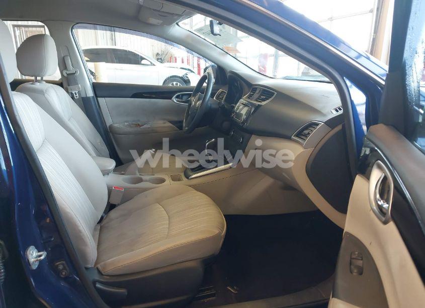 Photo 5 of 2016 Nissan Sentra SV (VIN 3N1AB7AP8GL670463)