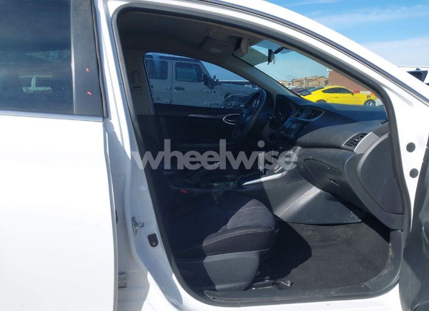 Photo 5 of 2016 Nissan Sentra SV (VIN 3N1AB7AP8GL671581)