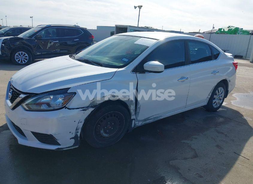 Photo 6 of 2016 Nissan Sentra SV (VIN 3N1AB7AP8GL671581)