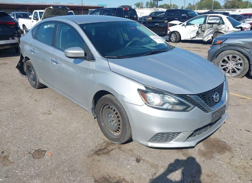 2016 Nissan Sentra S (VIN 3N1AB7AP8GY243061) main photo