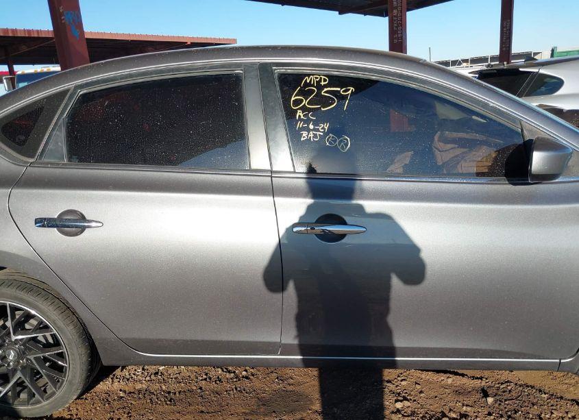 Photo 13 of 2017 Nissan Sentra SV (VIN 3N1AB7AP8HL715404)