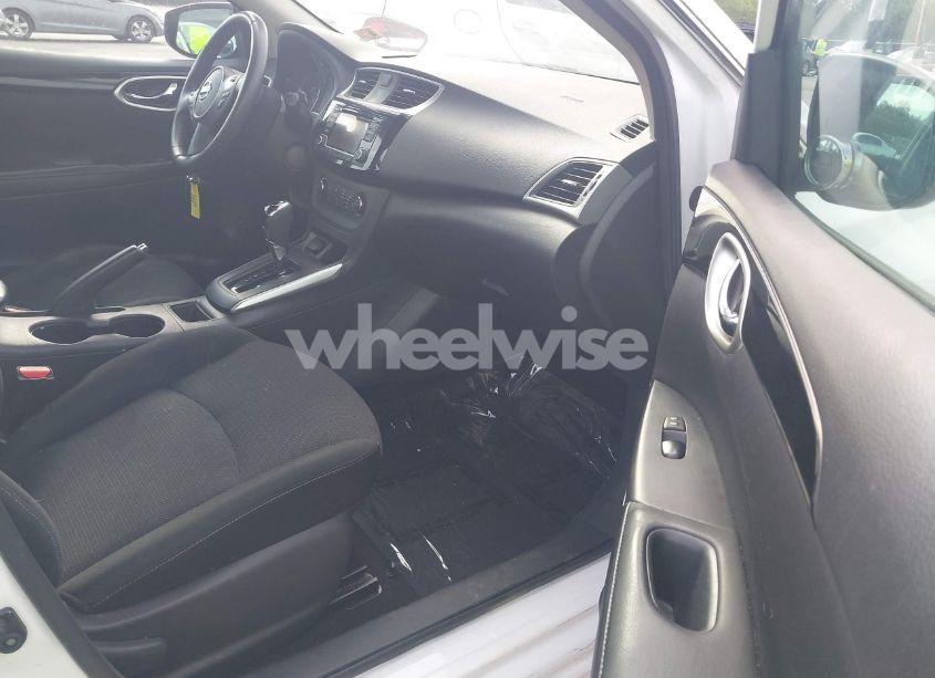 Photo 5 of 2017 Nissan Sentra SV (VIN 3N1AB7AP8HY243871)