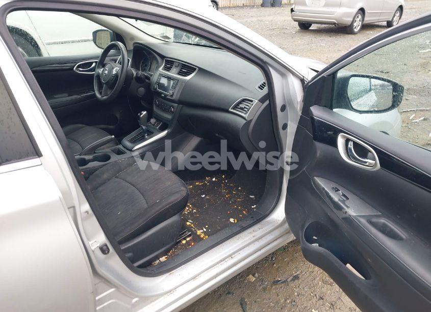 Photo 5 of 2017 Nissan Sentra SV (VIN 3N1AB7AP8HY289555)