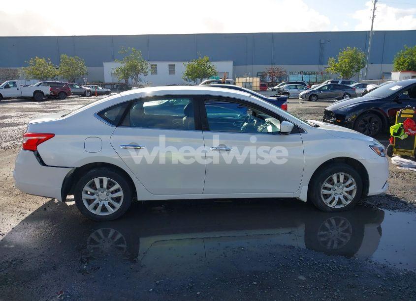 Photo 13 of 2017 Nissan Sentra SV (VIN 3N1AB7AP8HY380986)