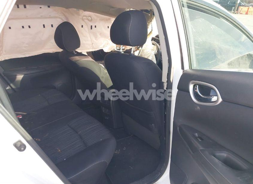 Photo 8 of 2018 Nissan Sentra SV (VIN 3N1AB7AP8JL606737)
