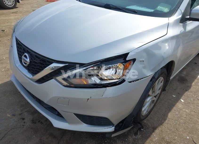 Photo 6 of 2018 Nissan Sentra SV (VIN 3N1AB7AP8JL638961)