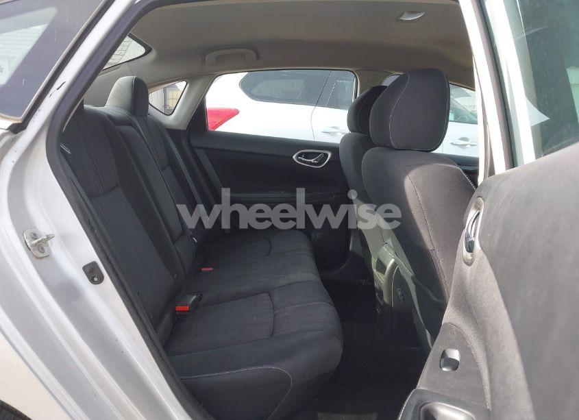 Photo 8 of 2018 Nissan Sentra SV (VIN 3N1AB7AP8JL638961)