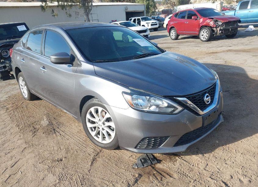 2018 Nissan Sentra SV (VIN 3N1AB7AP8JL646638) main photo
