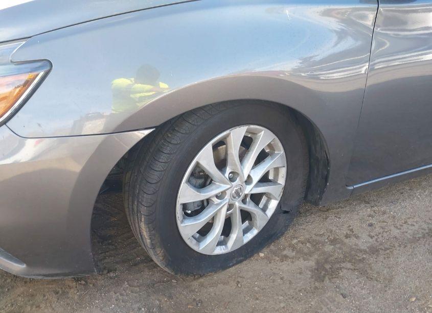 Photo 12 of 2018 Nissan Sentra SV (VIN 3N1AB7AP8JL646638)