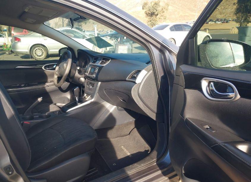 Photo 5 of 2018 Nissan Sentra SV (VIN 3N1AB7AP8JL646638)