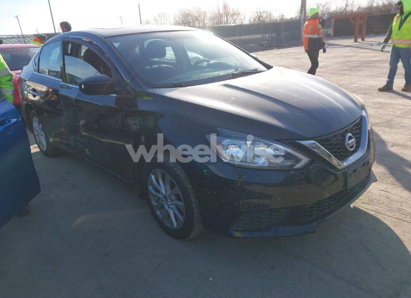 2018 Nissan Sentra SV (VIN 3N1AB7AP8JY220452) main photo
