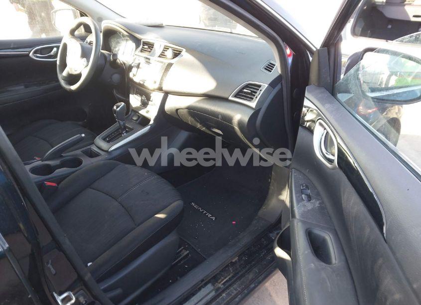 Photo 5 of 2018 Nissan Sentra SV (VIN 3N1AB7AP8JY220452)
