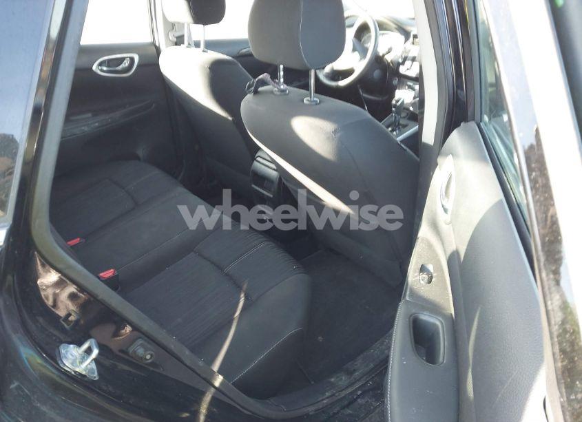 Photo 8 of 2018 Nissan Sentra SV (VIN 3N1AB7AP8JY220452)