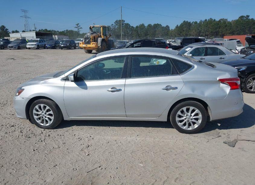 Photo 14 of 2018 Nissan Sentra SV (VIN 3N1AB7AP8JY225845)