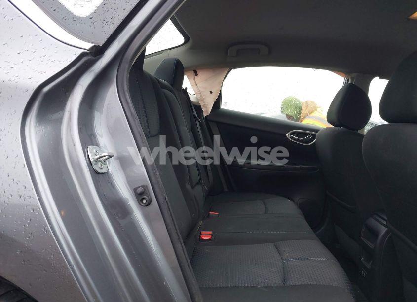 Photo 8 of 2018 Nissan Sentra SR (VIN 3N1AB7AP8JY254262)