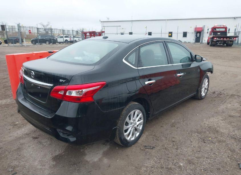 Photo 4 of 2018 Nissan Sentra SV (VIN 3N1AB7AP8JY261504)