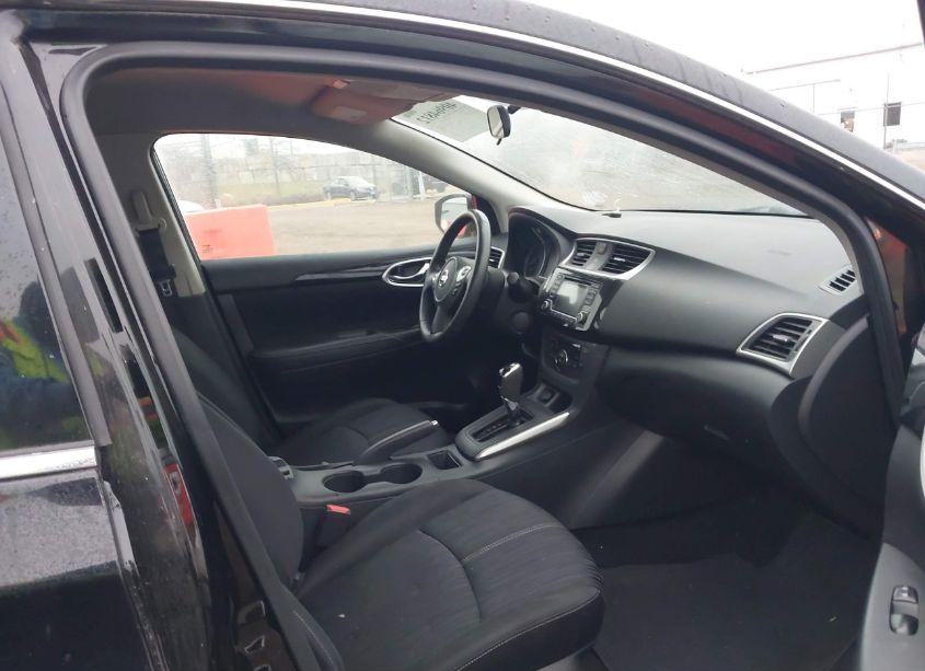 Photo 5 of 2018 Nissan Sentra SV (VIN 3N1AB7AP8JY261504)