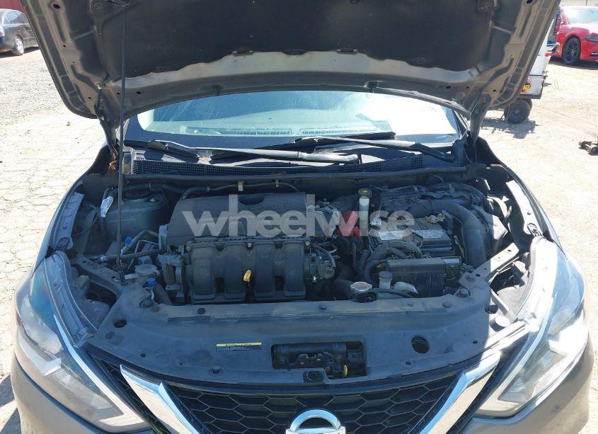 Photo 10 of 2018 Nissan Sentra SV (VIN 3N1AB7AP8JY261602)