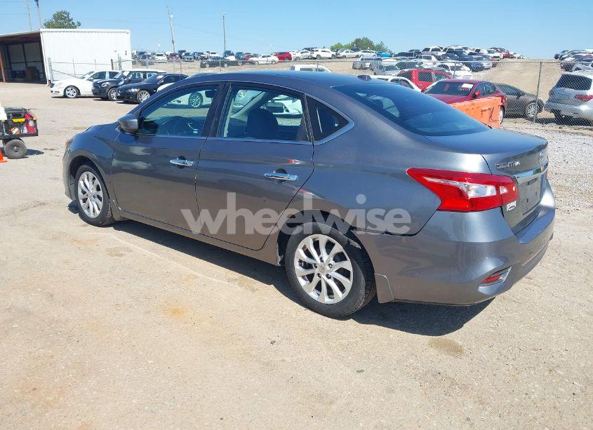 Photo 3 of 2018 Nissan Sentra SV (VIN 3N1AB7AP8JY261602)