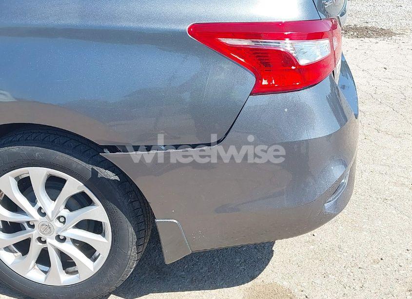 Photo 6 of 2018 Nissan Sentra SV (VIN 3N1AB7AP8JY261602)