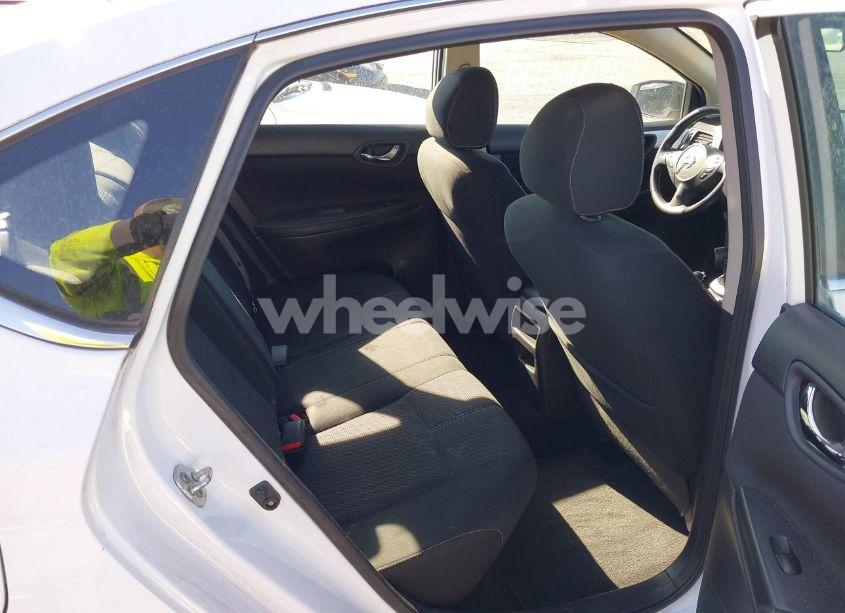 Photo 8 of 2018 Nissan Sentra S (VIN 3N1AB7AP8JY270011)