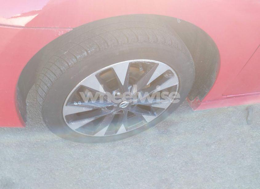 Photo 12 of 2018 Nissan Sentra SR (VIN 3N1AB7AP8JY279758)